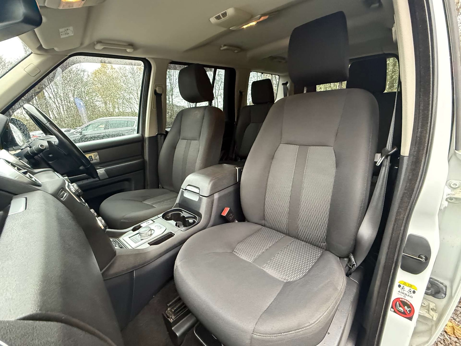 Used Land Rover Discovery 2015 for sale - 76685271: Photo 16