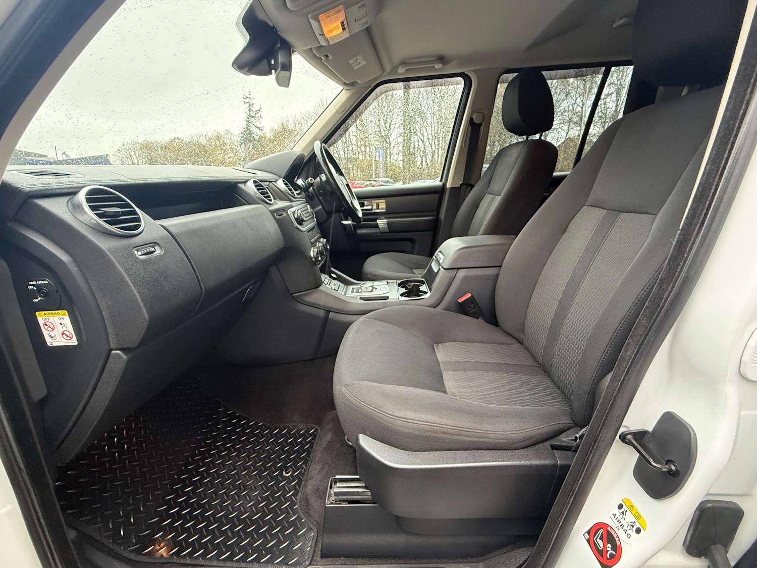 Used Land Rover Discovery 2015 for sale - 76685271: Photo 17