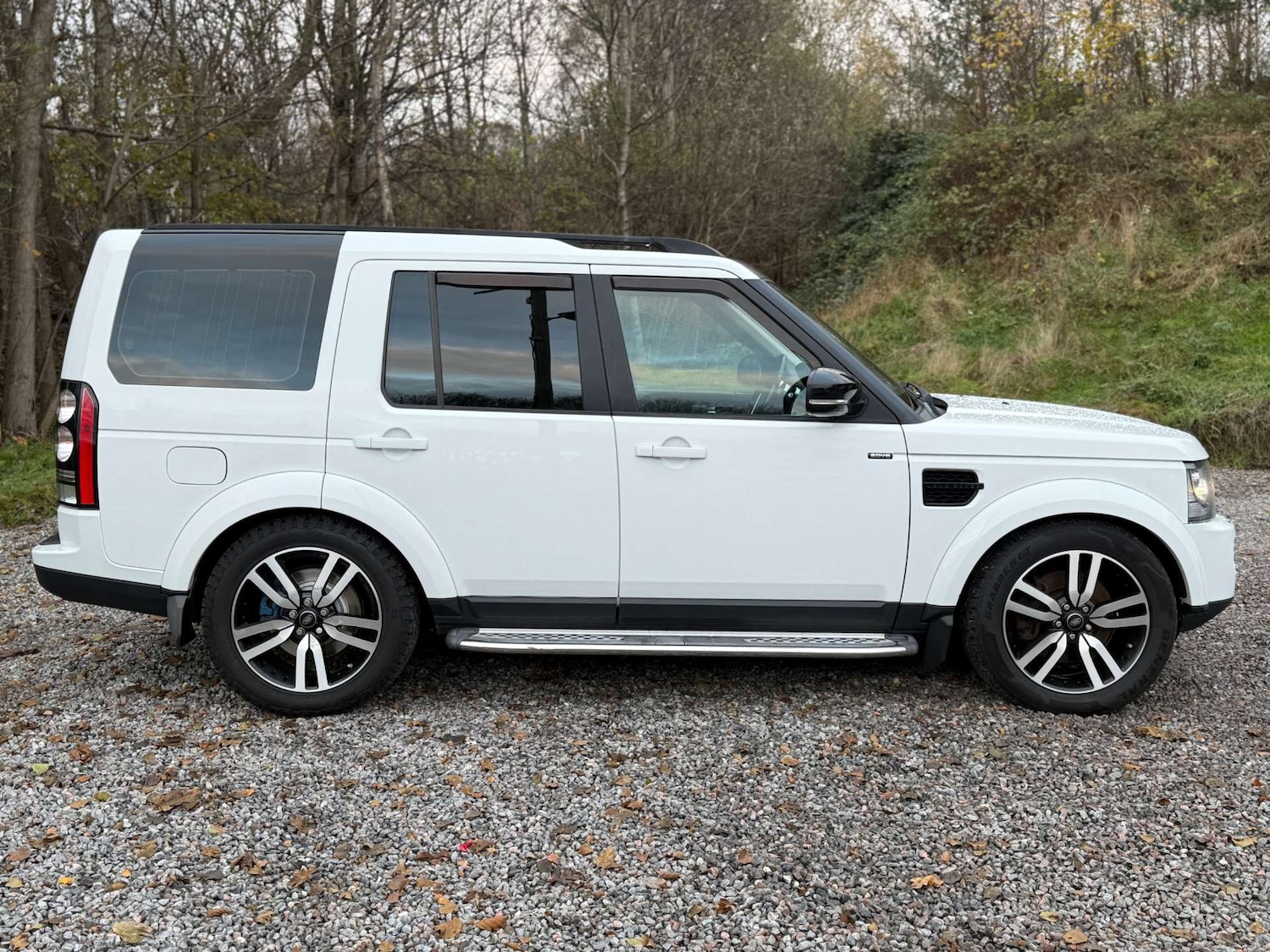 Used Land Rover Discovery 2015 for sale - 76685271: Photo 2