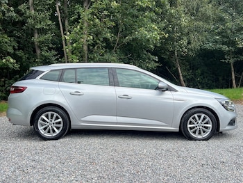 Used Renault Megane 2017 for sale - 75579346: Photo