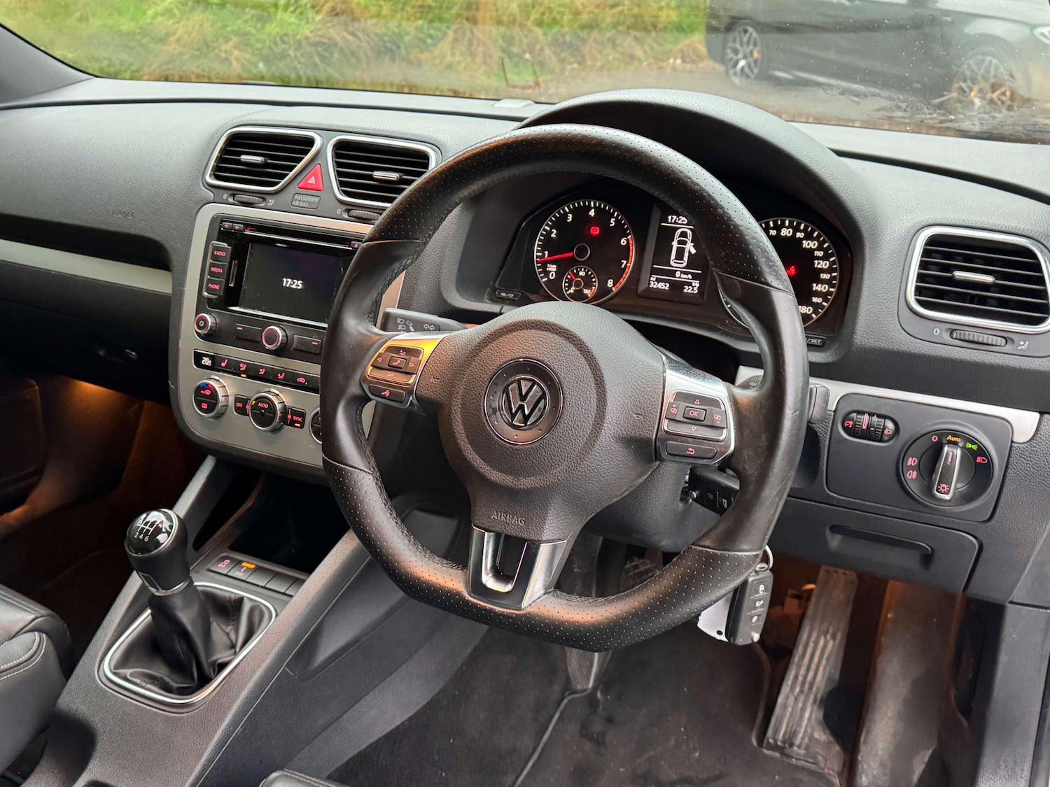 Used Volkswagen Scirocco 2013 for sale - 76144410: Photo 12
