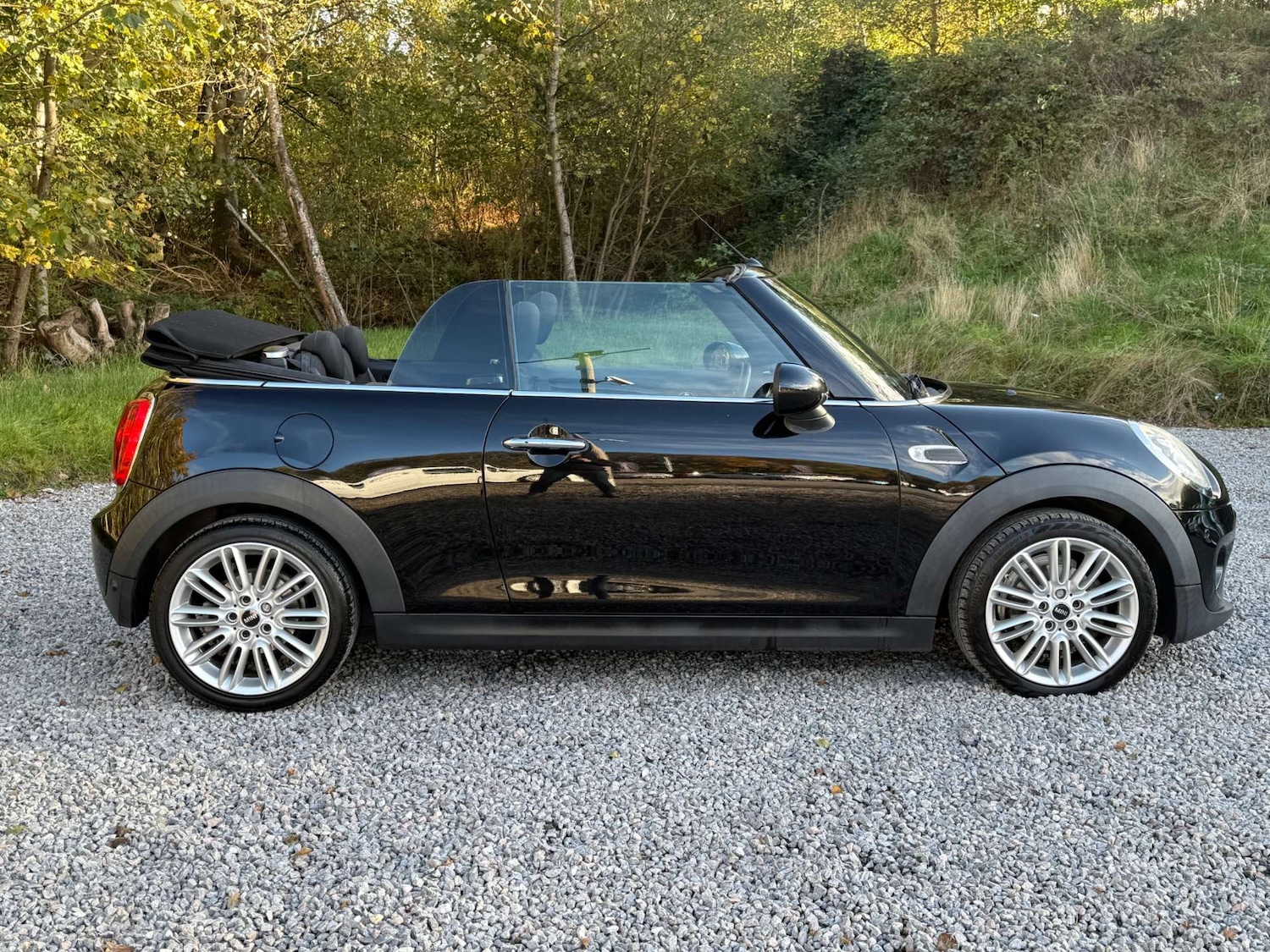 Used MINI Convertible 2017 for sale - 76685287: Photo 10