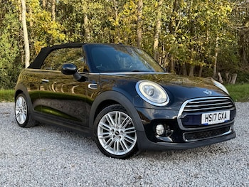 Used MINI Convertible 2017 for sale - 76685287: Photo