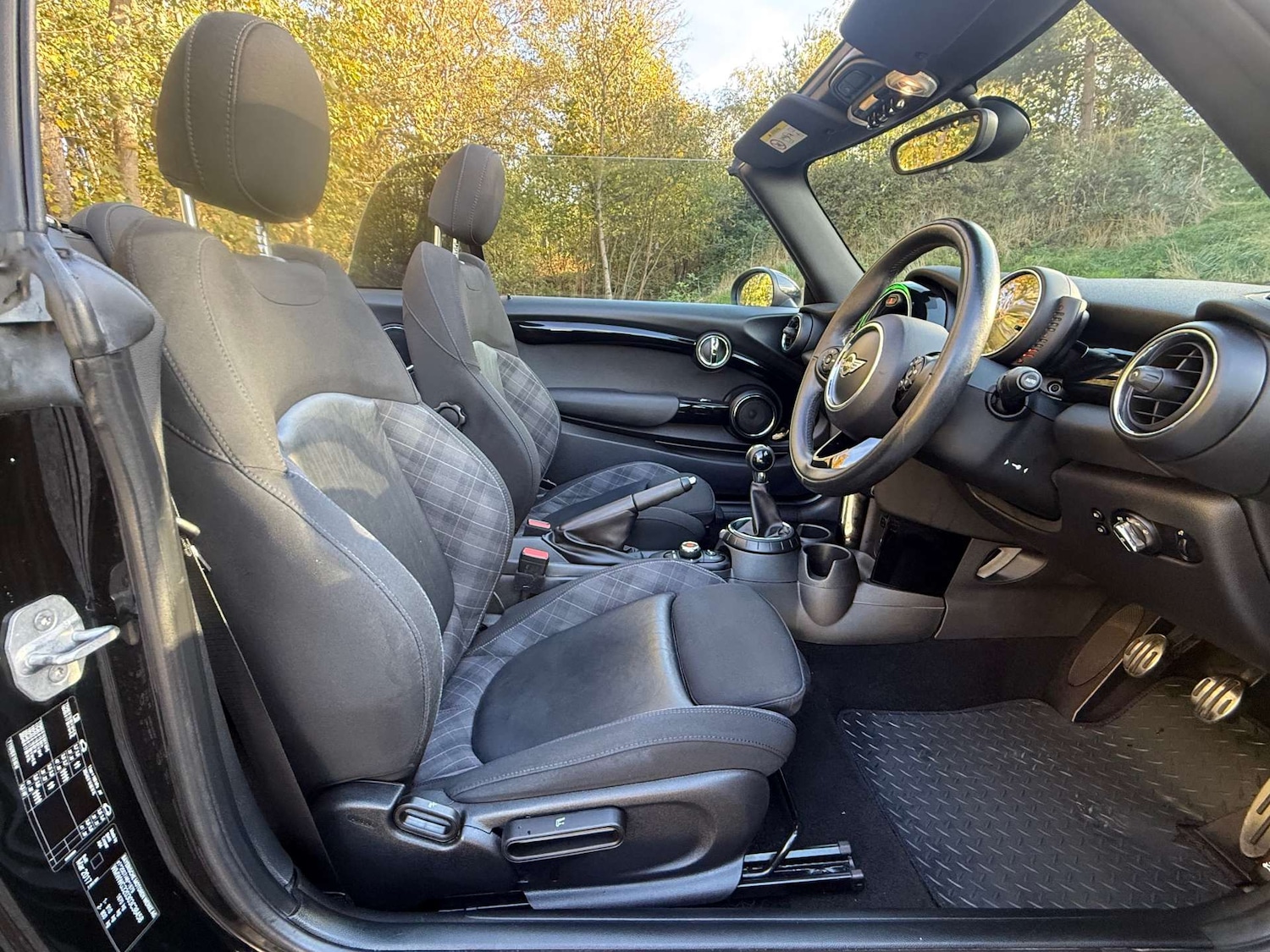 Used MINI Convertible 2017 for sale - 76685287: Photo 23