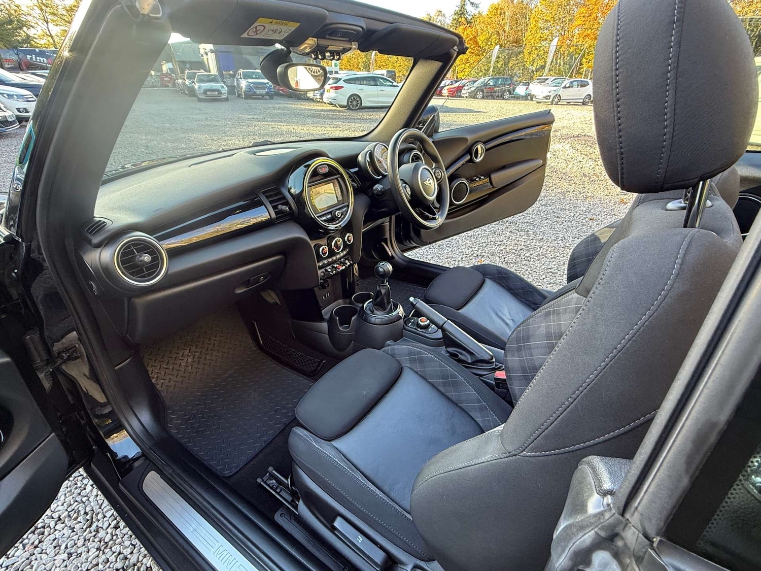 Used MINI Convertible 2017 for sale - 76685287: Photo 25