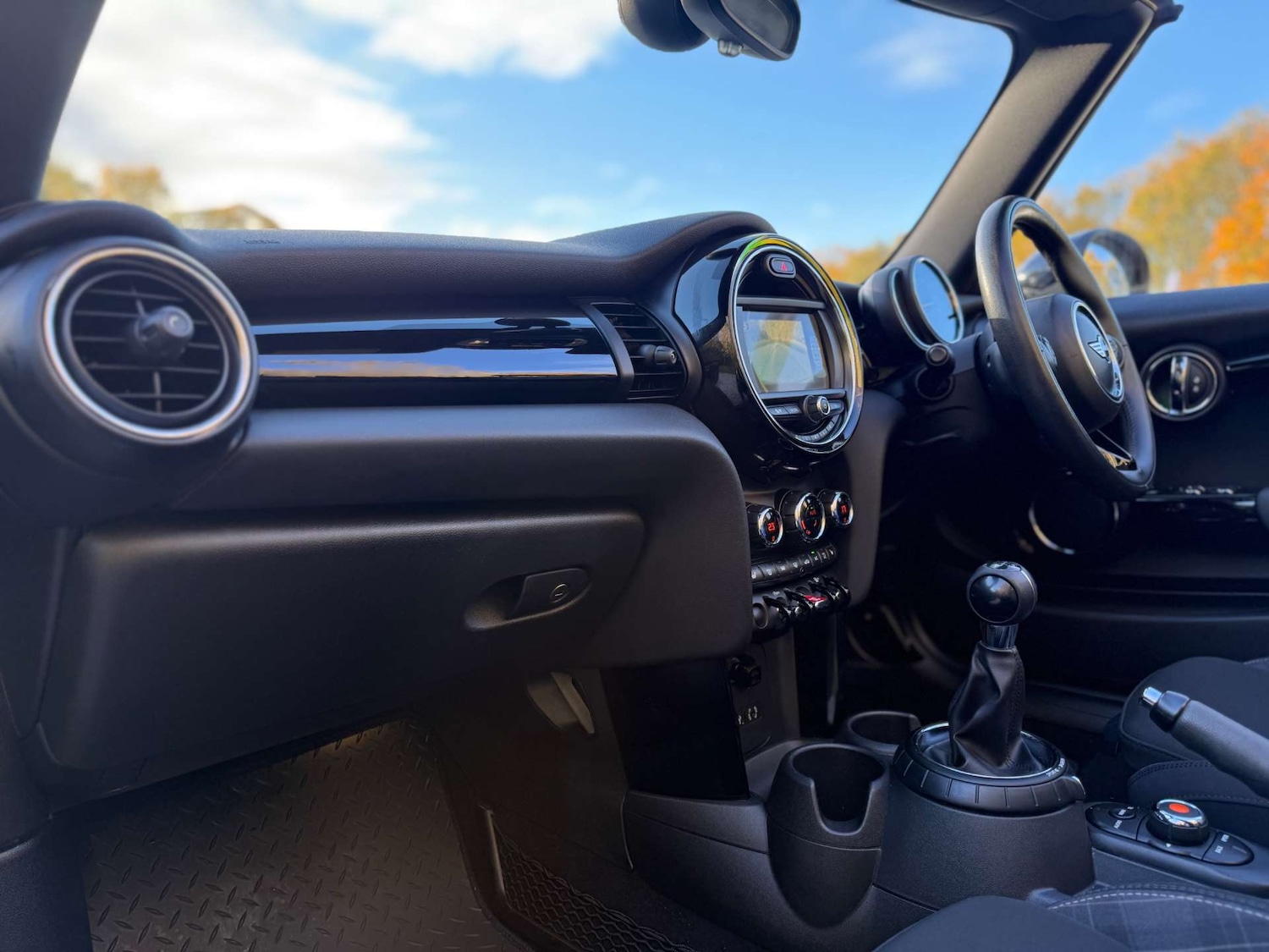 Used MINI Convertible 2017 for sale - 76685287: Photo 28