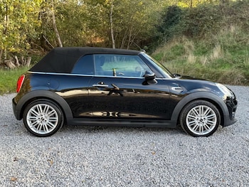 Used MINI Convertible 2017 for sale - 76685287: Photo