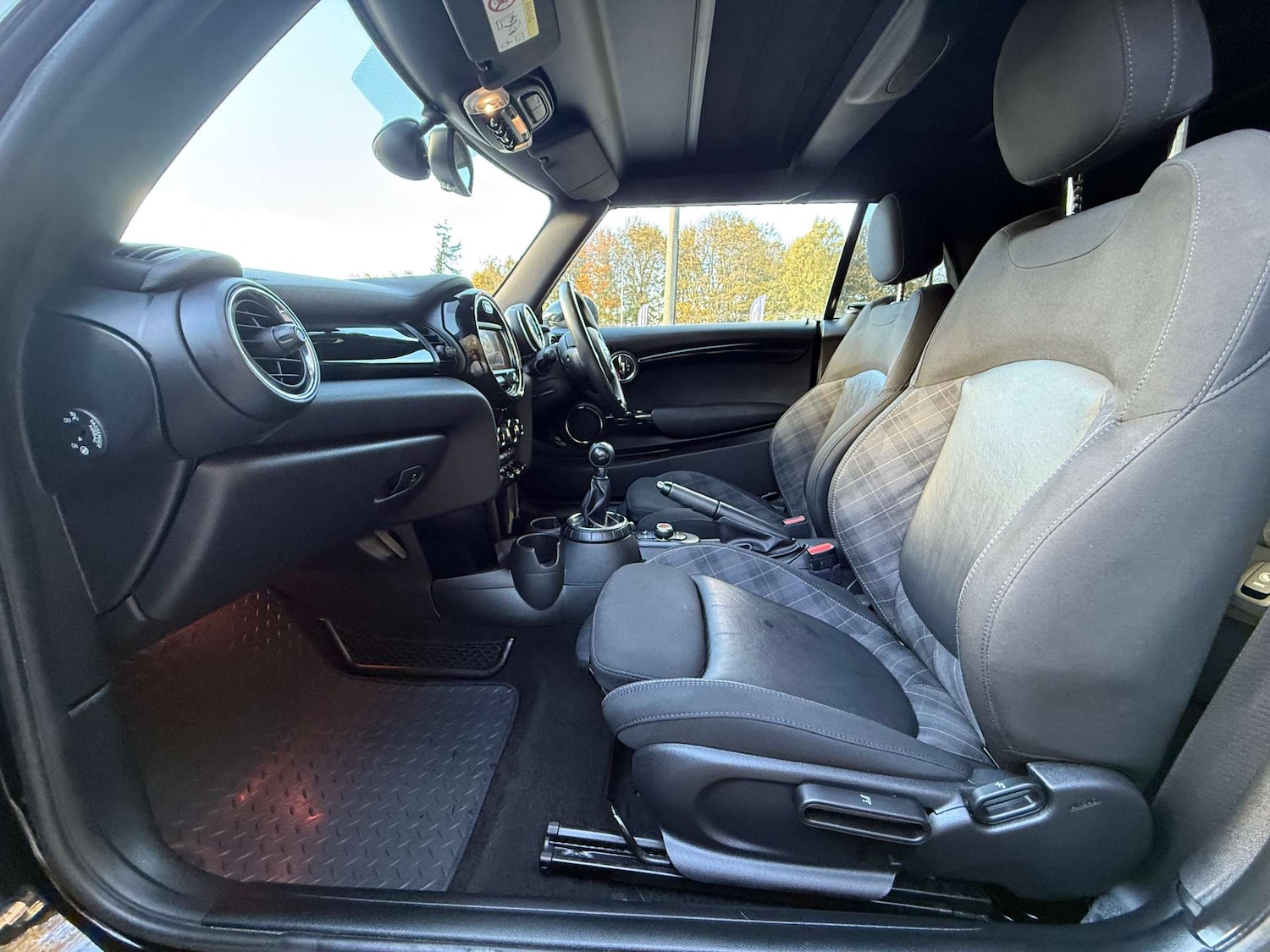 Used MINI Convertible 2017 for sale - 76685287: Photo 40