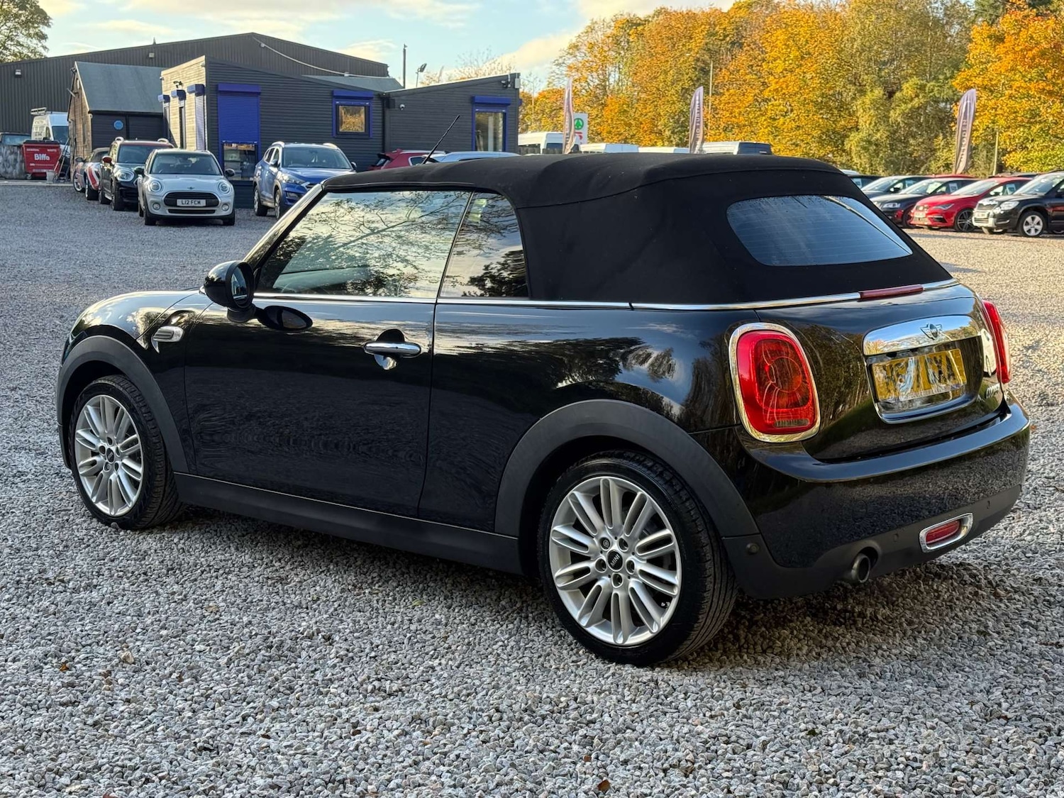 Used MINI Convertible 2017 for sale - 76685287: Photo 5