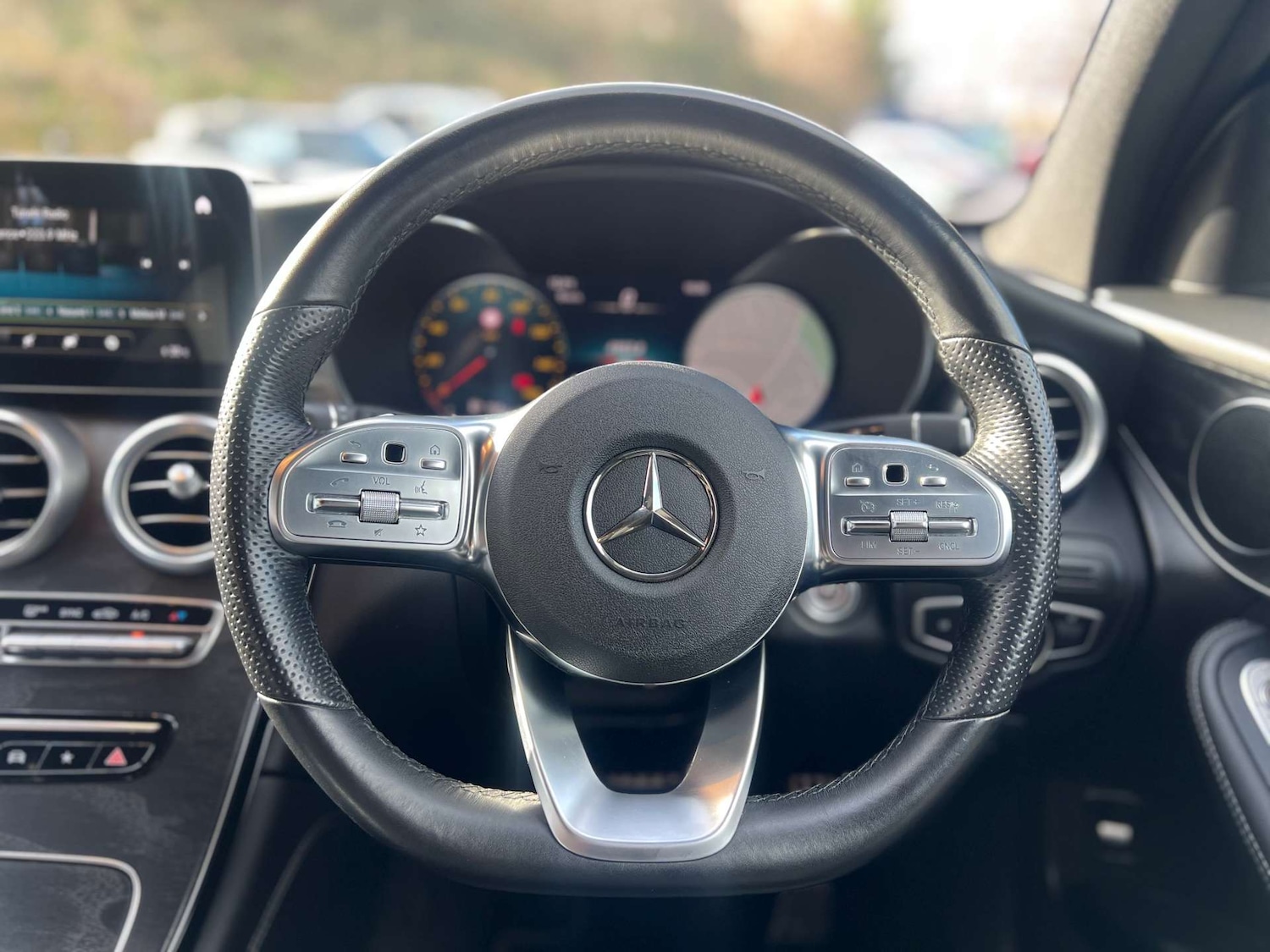 Used Mercedes-Benz GLC 2019 for sale - 77600086: Photo 17