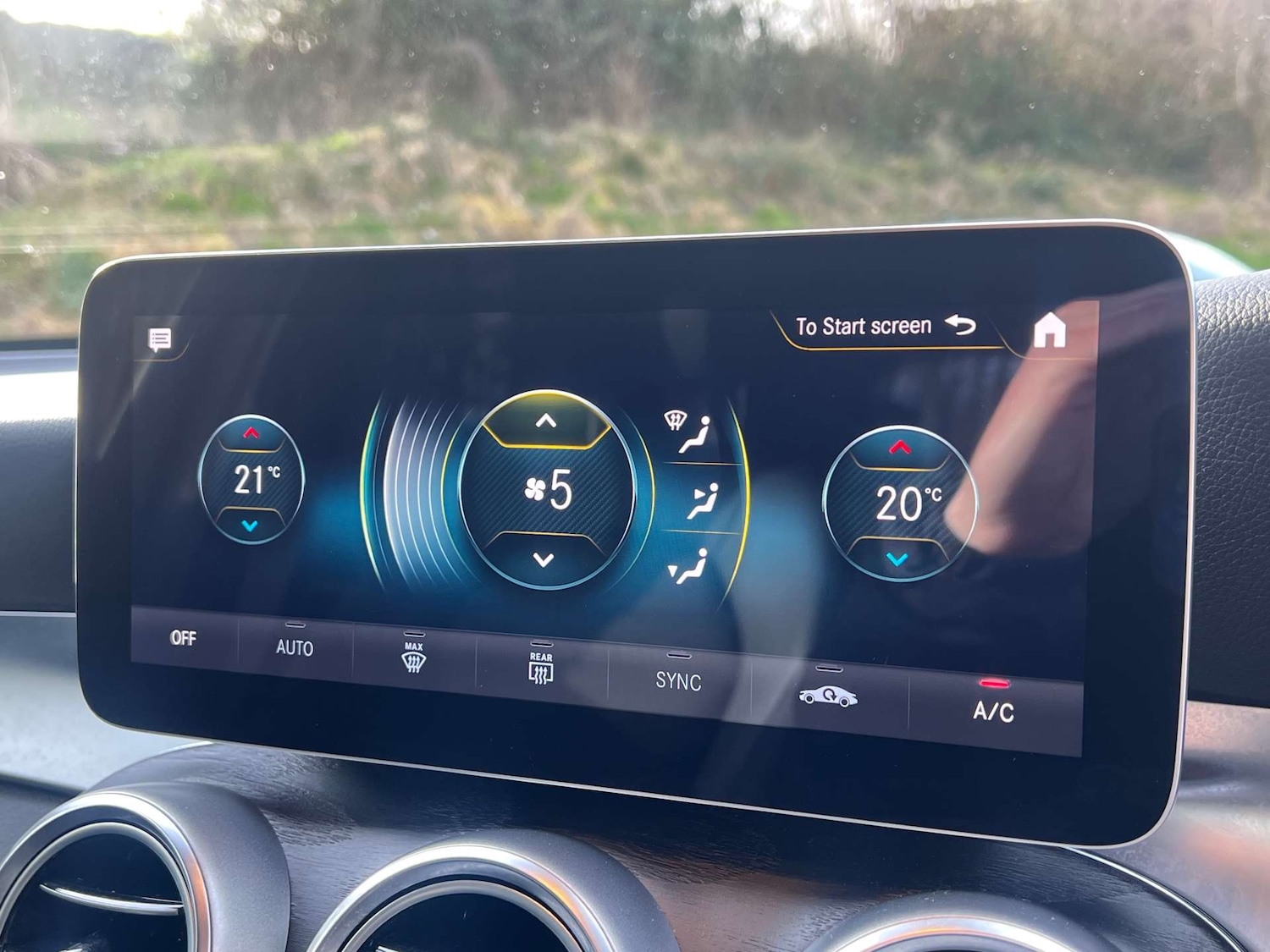 Used Mercedes-Benz GLC 2019 for sale - 77600086: Photo 28