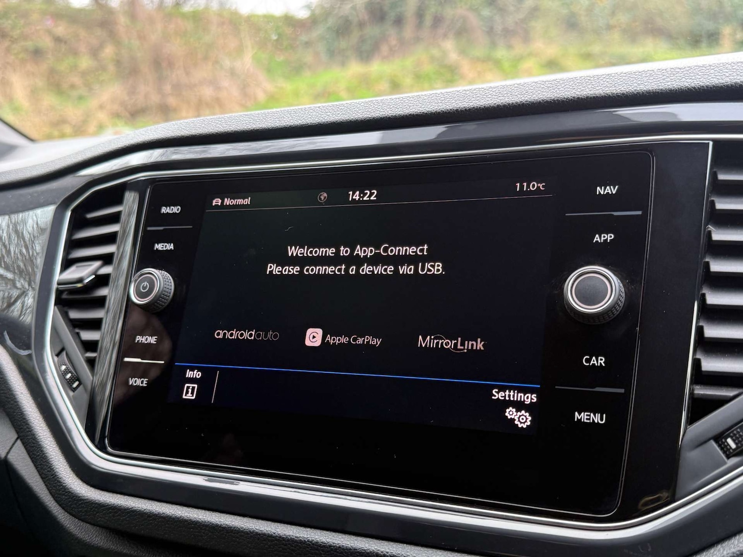 Used Volkswagen T-Roc 2019 for sale - 76896318: Photo 21