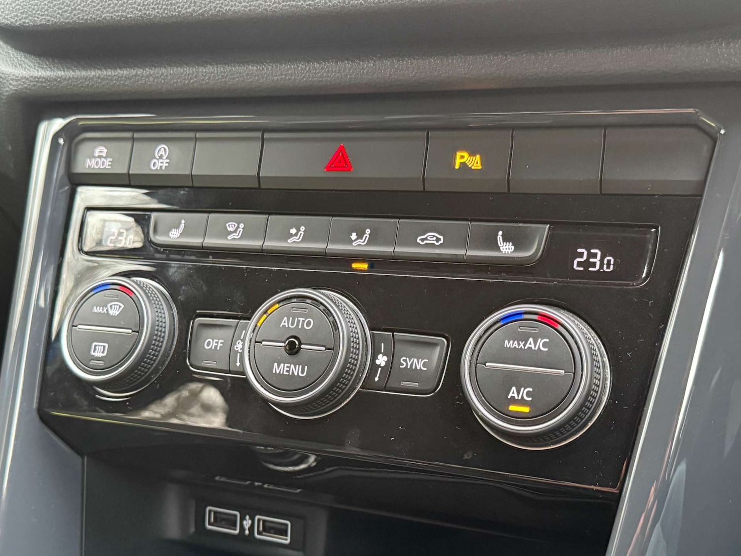 Used Volkswagen T-Roc 2019 for sale - 76896318: Photo 26