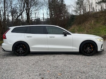 Used Volvo V60 2021 for sale - 77297259: Photo