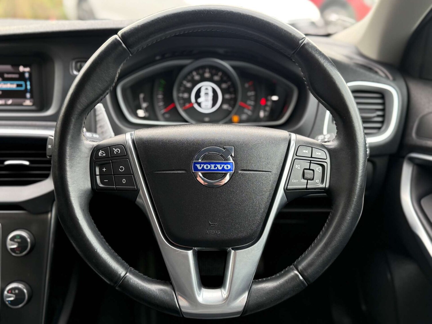 Used Volvo V40 2014 for sale - 77157191: Photo 21