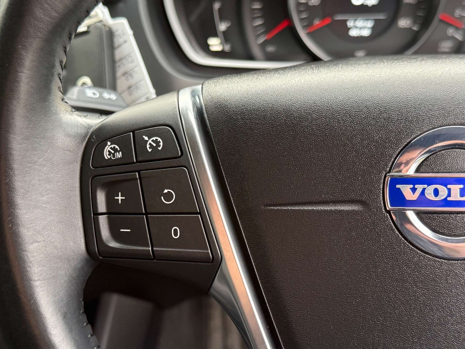 Used Volvo V40 2014 for sale - 77157191: Photo 22