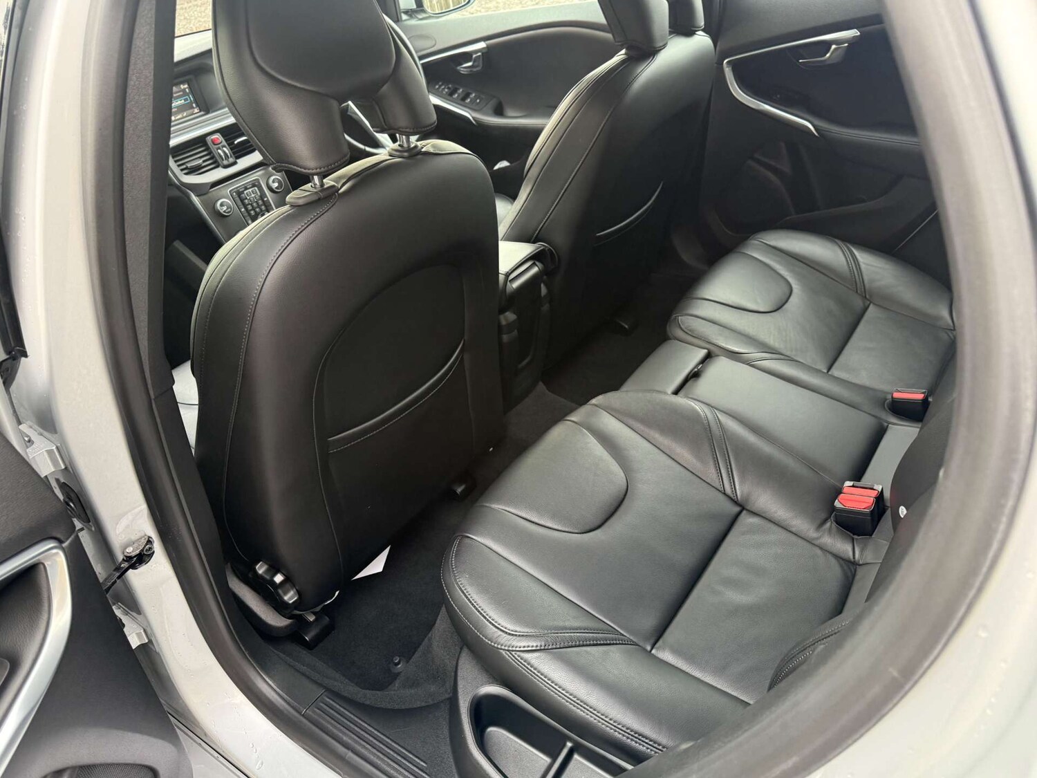 Used Volvo V40 2014 for sale - 77157191: Photo 40