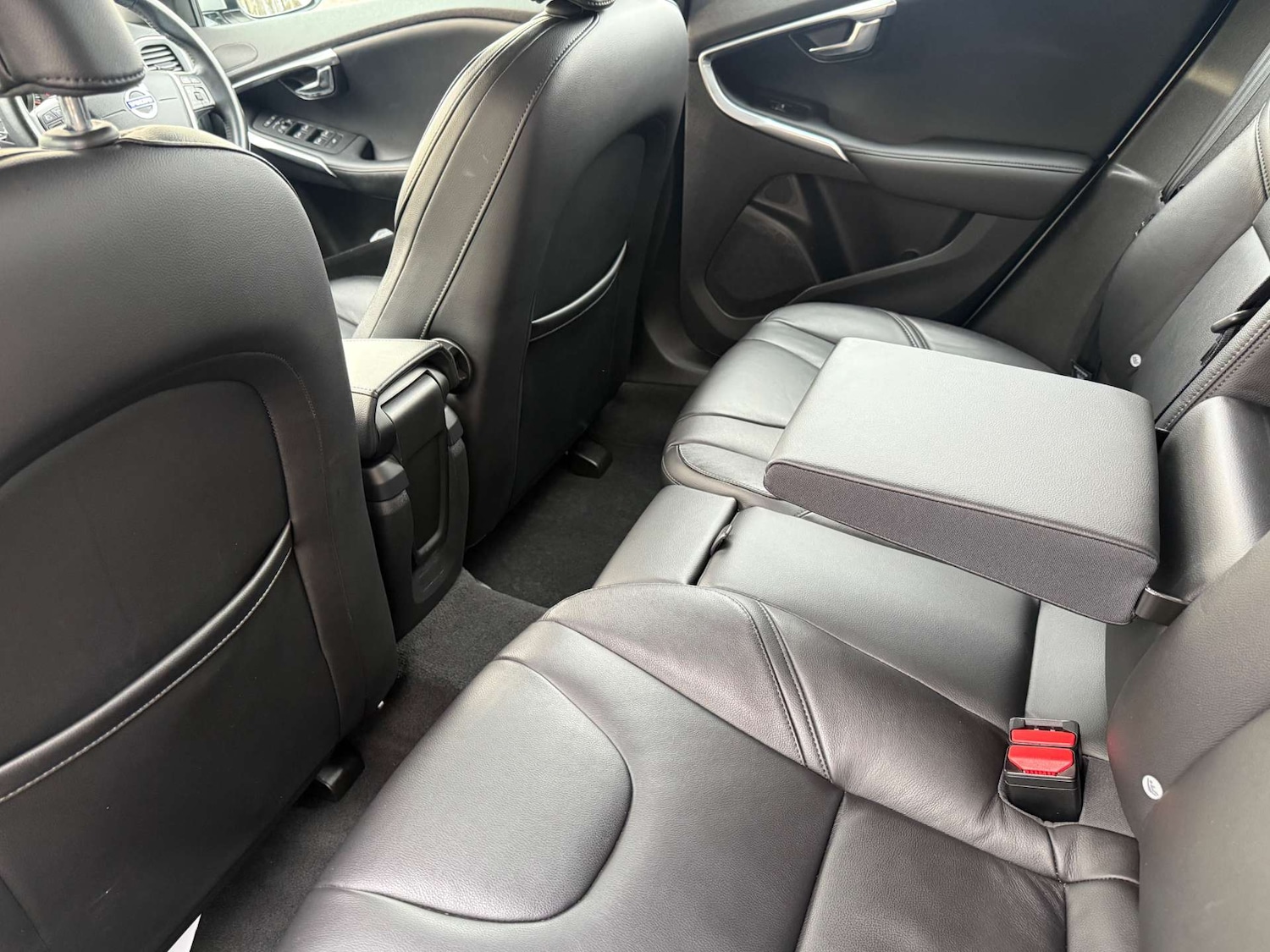 Used Volvo V40 2014 for sale - 77157191: Photo 42