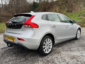 Used Volvo V40 2014 for sale - 77157191: Photo