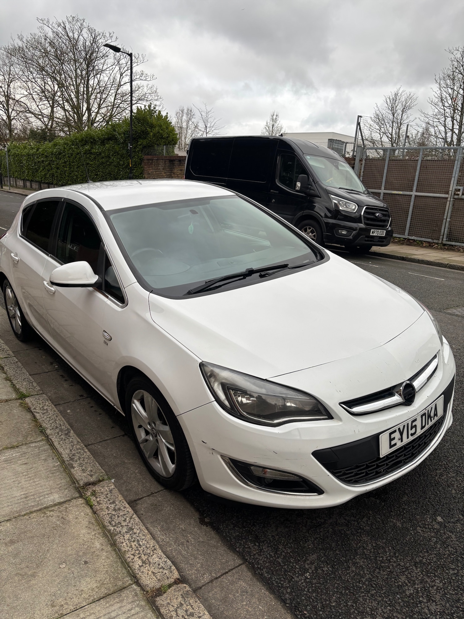Used Vauxhall Astra 2015 for sale - 77639030: Photo 3