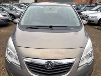 2011 (61) - 1.4i 16V Exclusiv 5dr