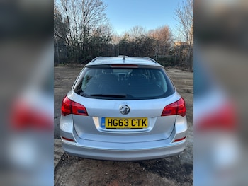 Used Vauxhall Astra 2013 for sale - 77248342: Photo