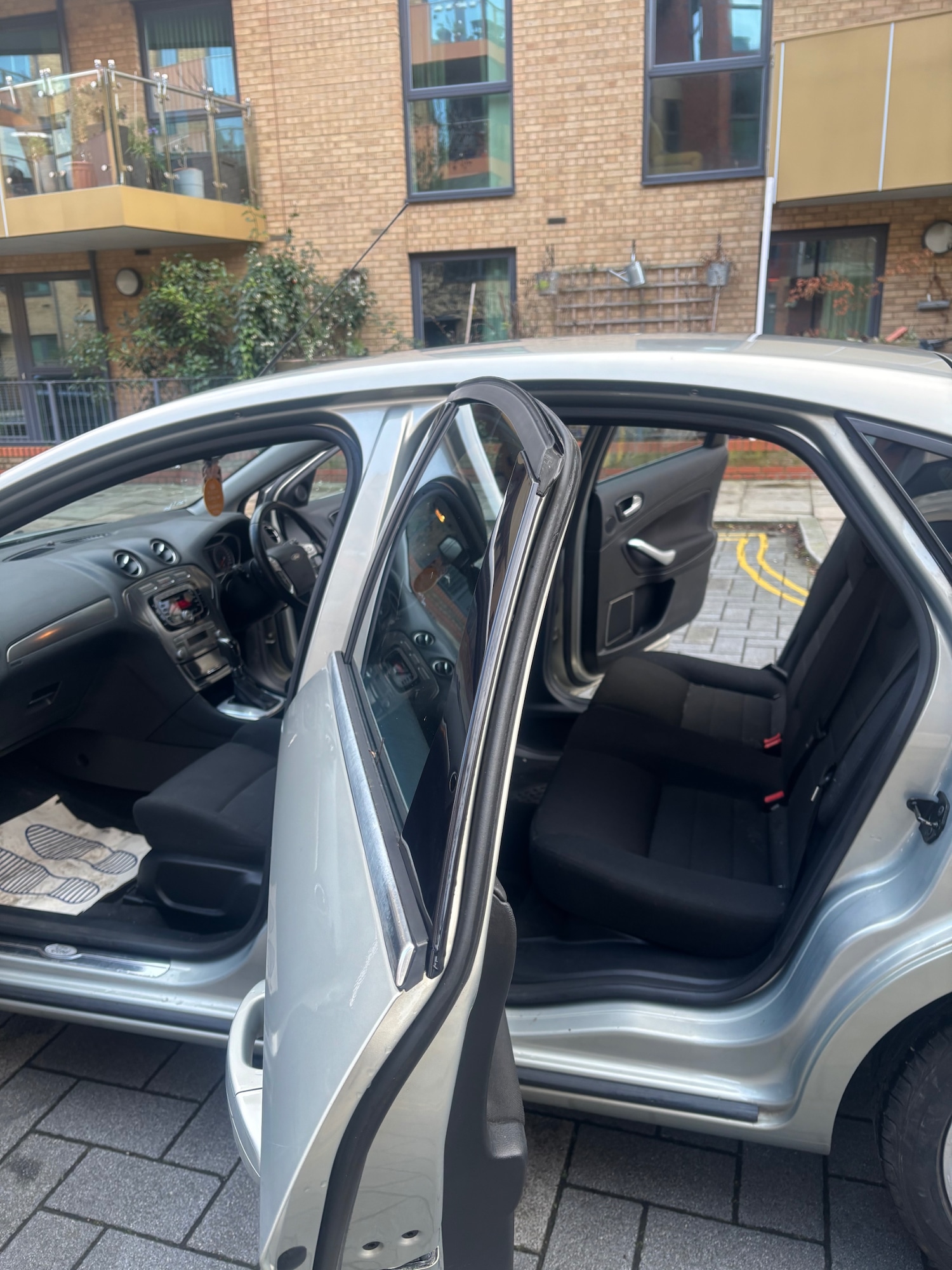 Used Ford Mondeo 2010 for sale - 77487131: Photo 9