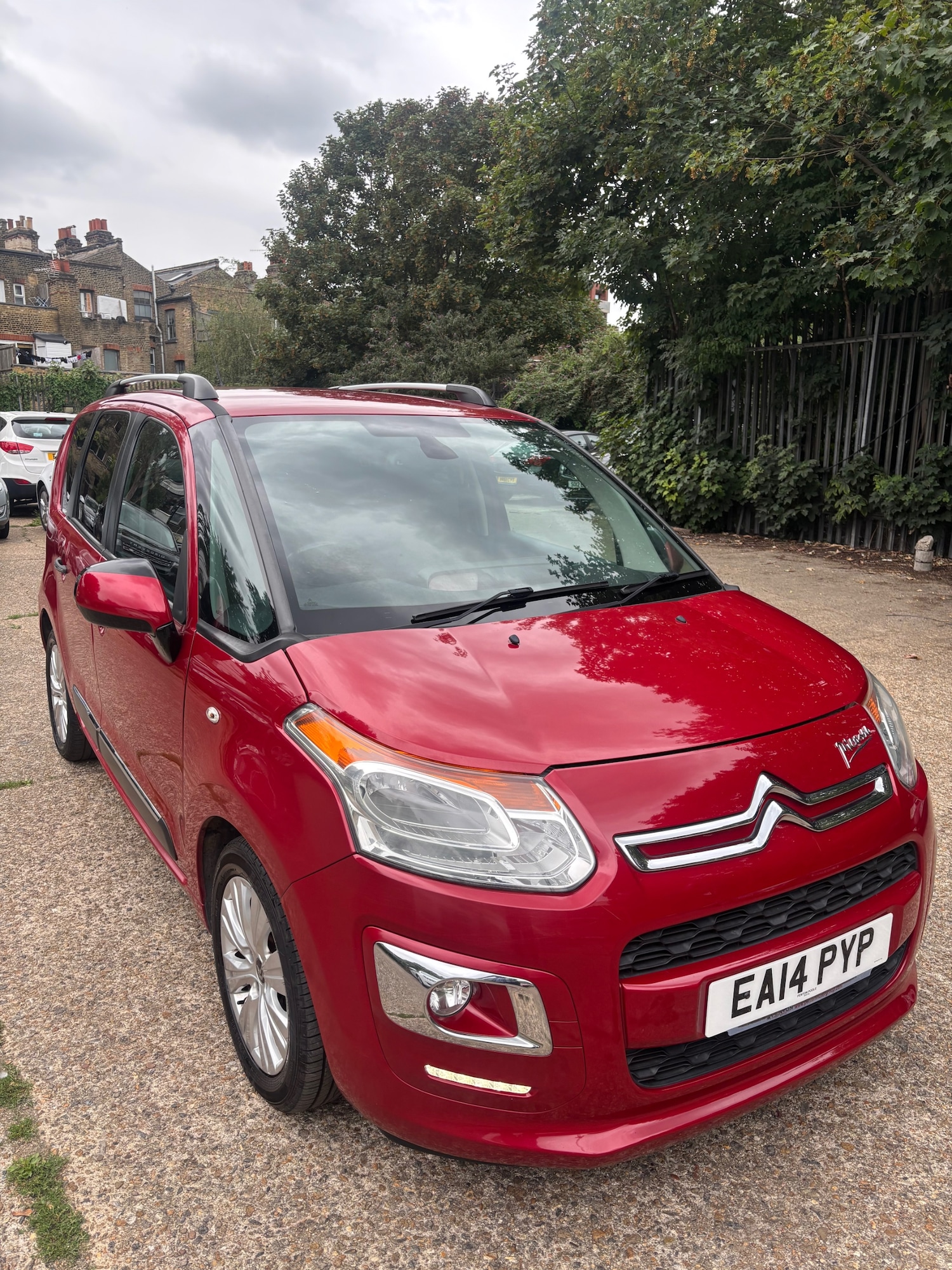 Used Citroen C3 Picasso 2014 for sale - 76177650: Photo 2