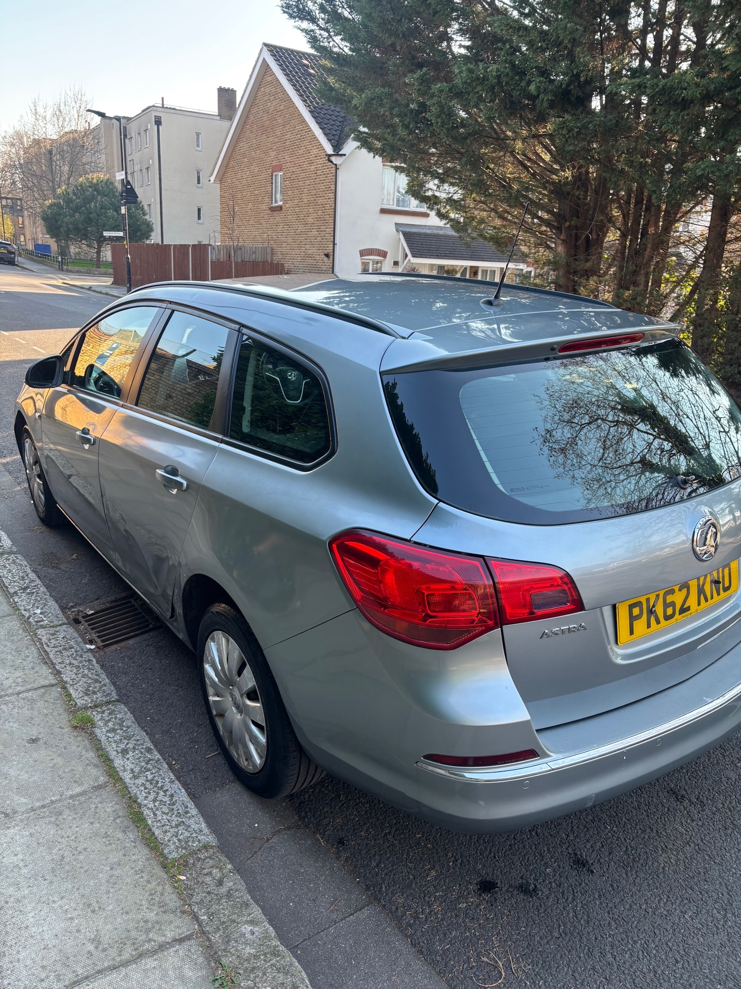 Used Vauxhall Astra 2012 for sale - 77950985: Photo 4