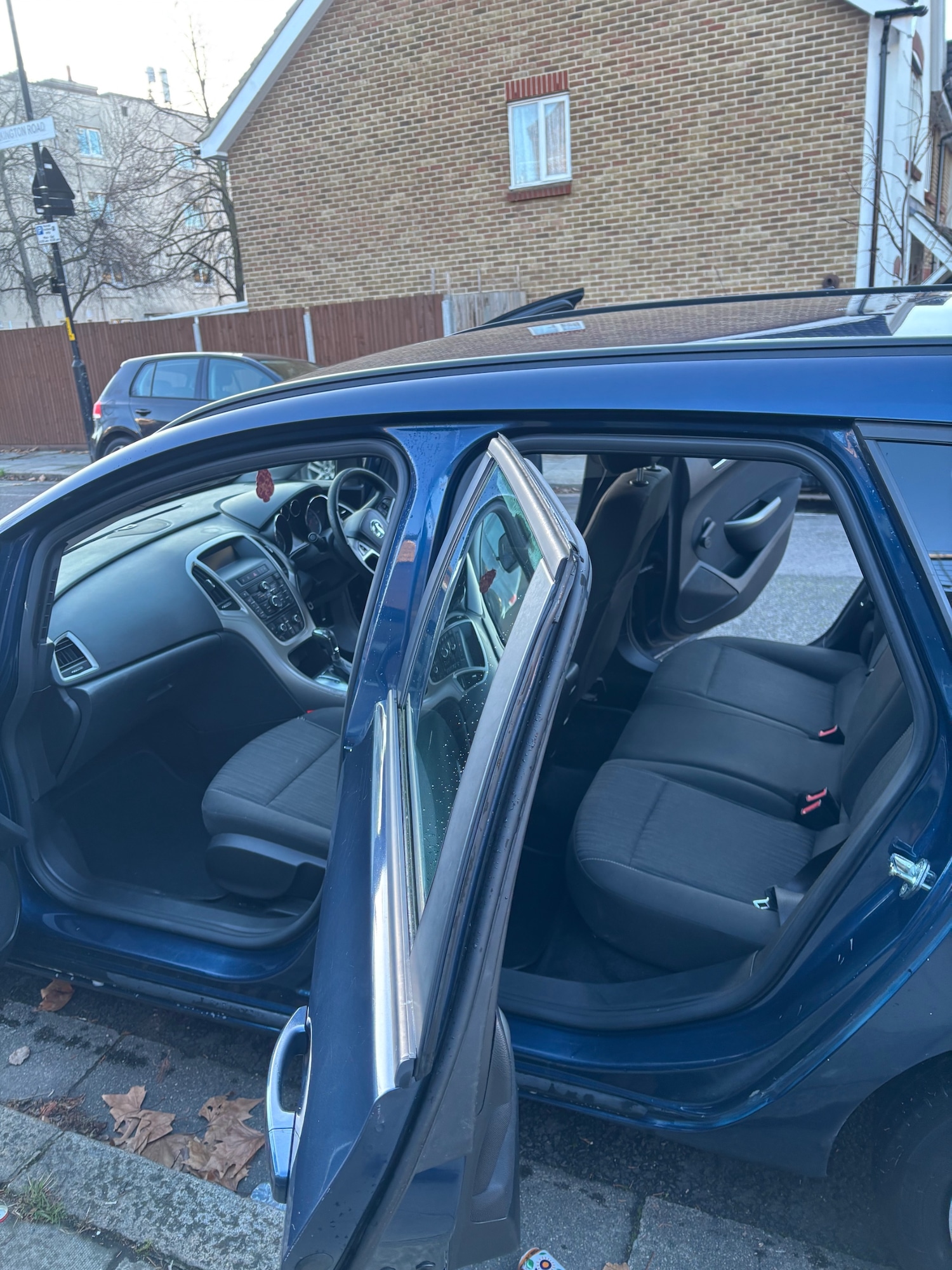 Used Vauxhall Astra 2011 for sale - 77123572: Photo 8