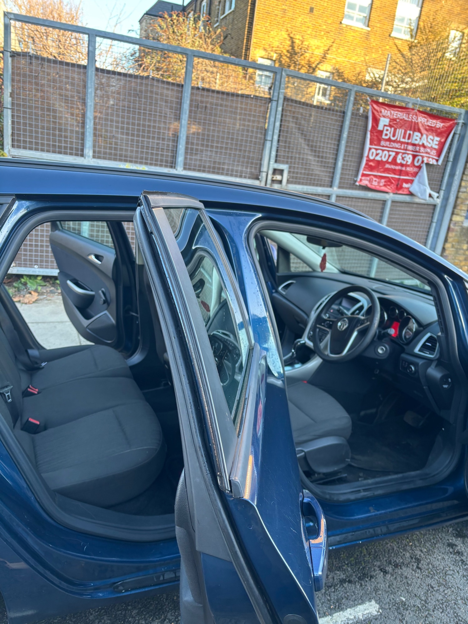 Used Vauxhall Astra 2011 for sale - 77123572: Photo 9