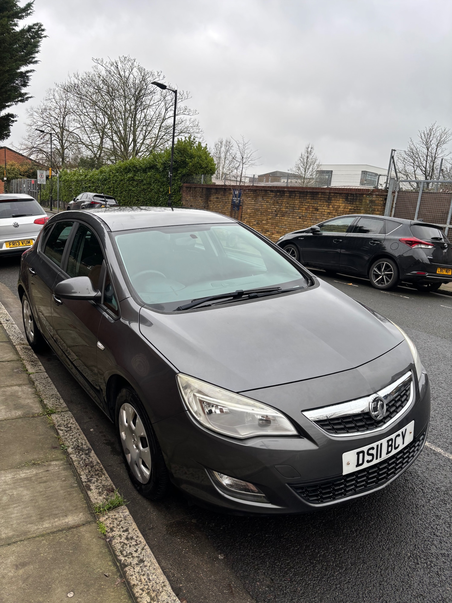 Used Vauxhall Astra 2011 for sale - 77541736: Photo 2