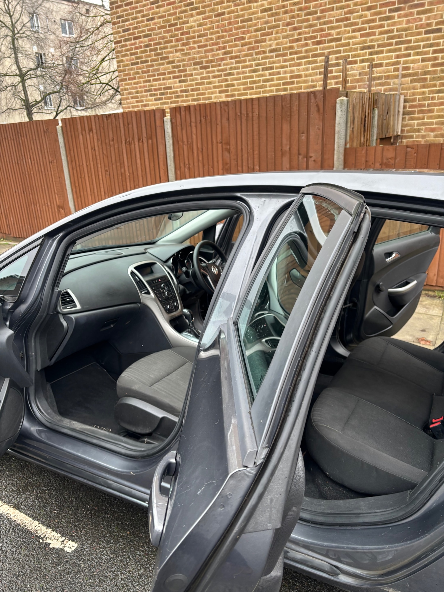 Used Vauxhall Astra 2011 for sale - 77541736: Photo 9