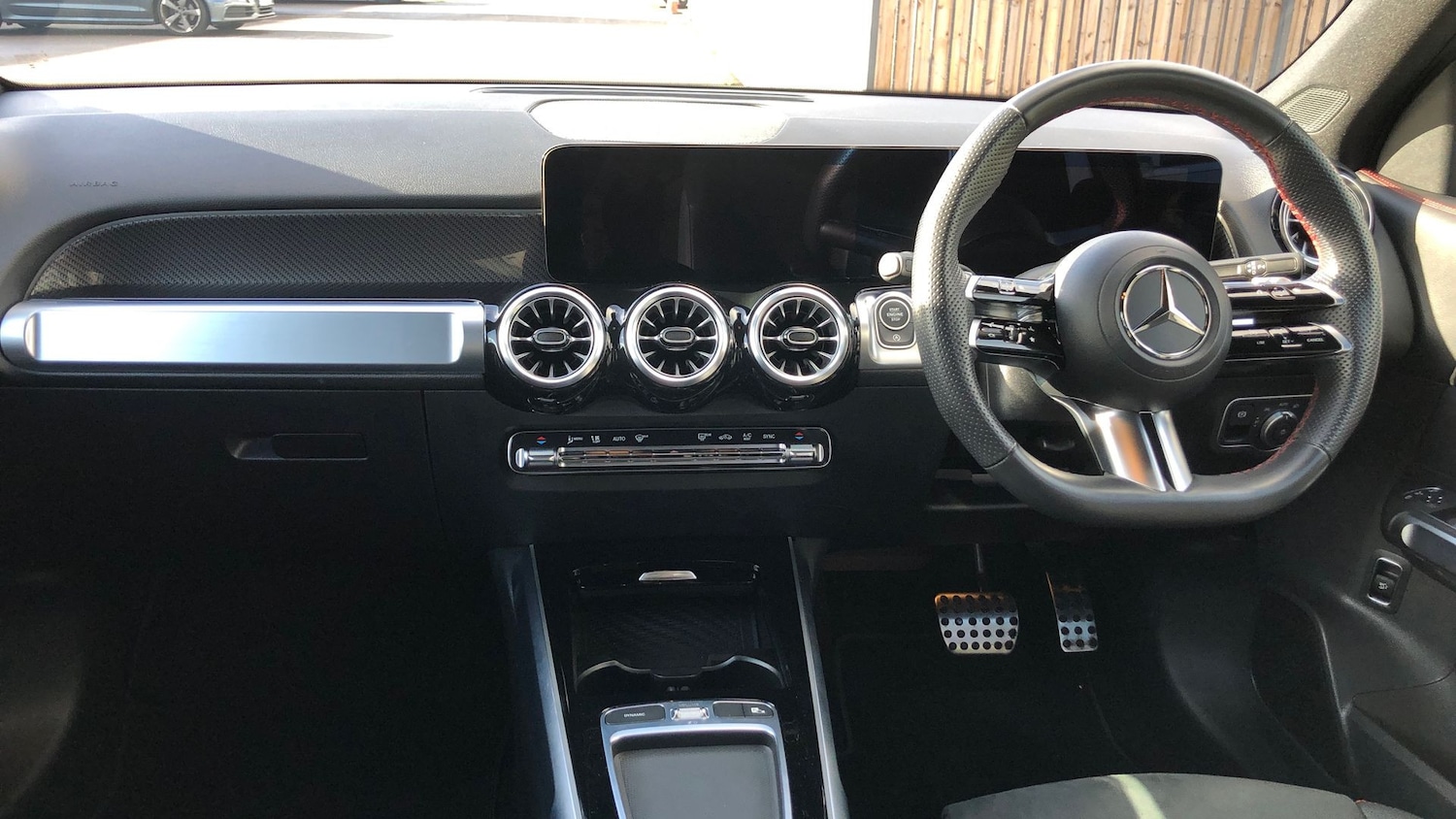 Used Mercedes-Benz GLB 2024 for sale - 76949452: Photo 18