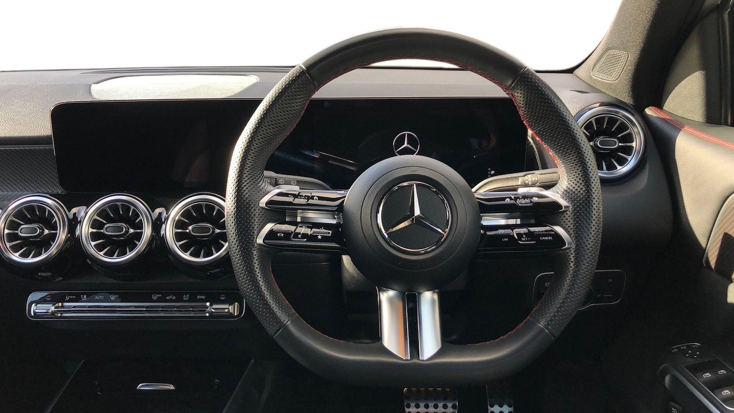 Used Mercedes-Benz GLB 2024 for sale - 76949452: Photo 9