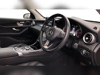 Used Mercedes-Benz GLC 2019 for sale - 77453728: Photo
