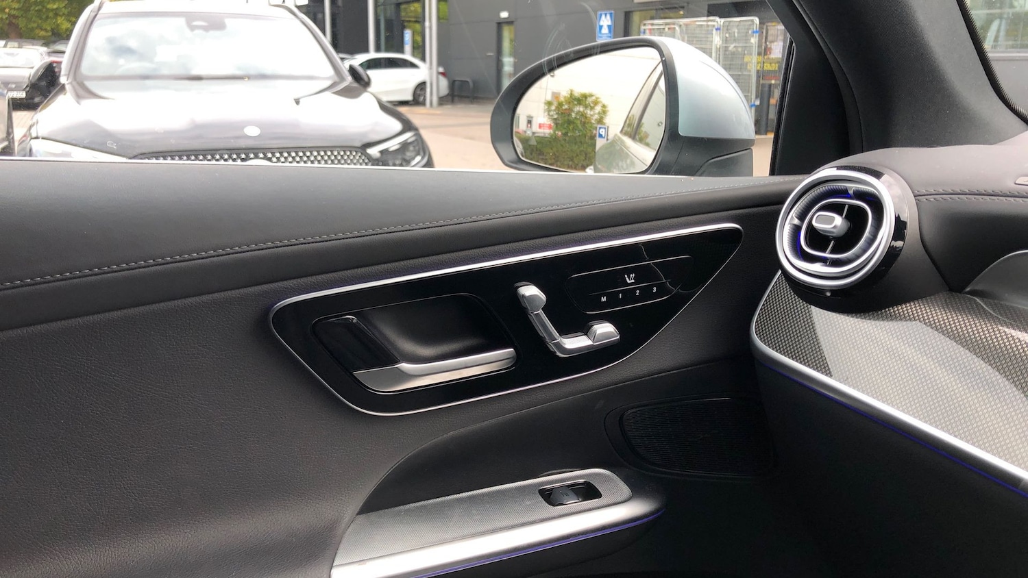 Used Mercedes-Benz GLC 2024 for sale - 76413630: Photo 24