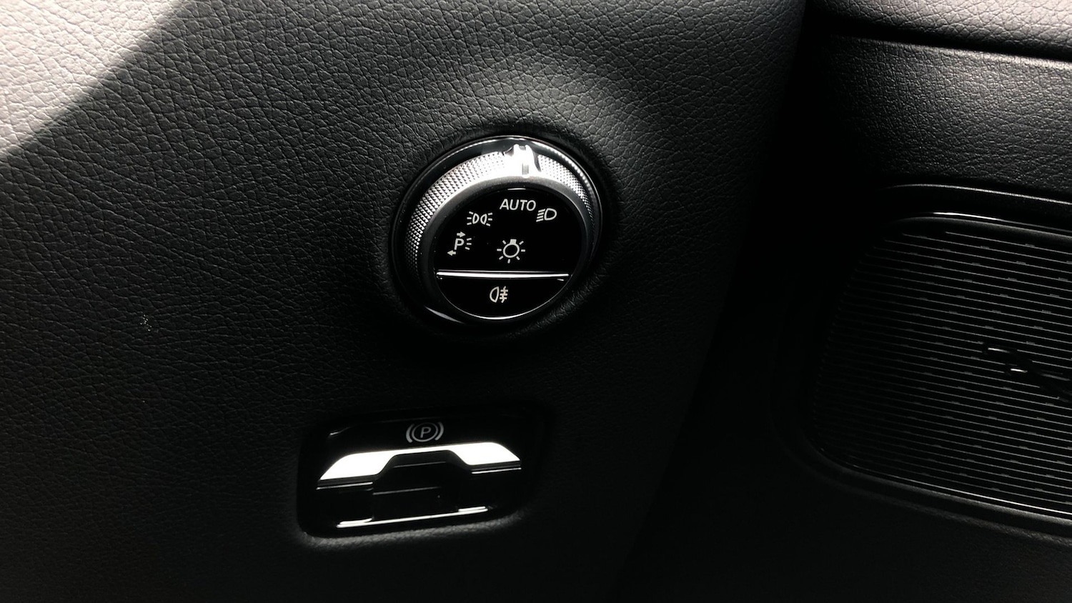 Used Mercedes-Benz GLC 2024 for sale - 76413630: Photo 28