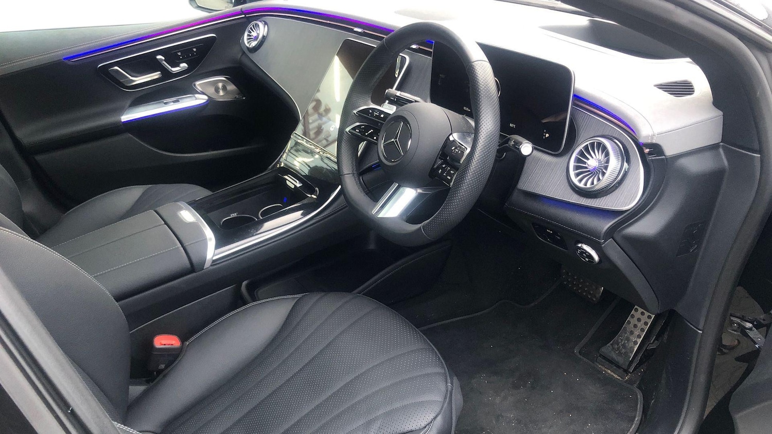 Used Mercedes-Benz EQA 2024 for sale - 76949456: Photo 3