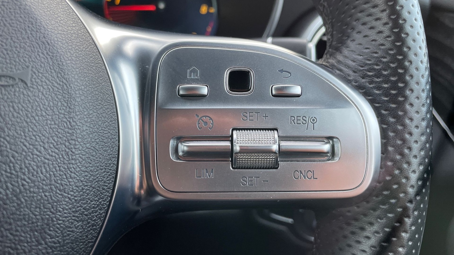 Used Mercedes-Benz GLC 2021 for sale - 76863113: Photo 32