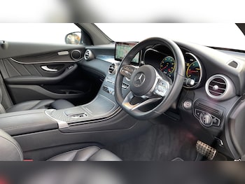 Used Mercedes-Benz GLC 2021 for sale - 76863113: Photo