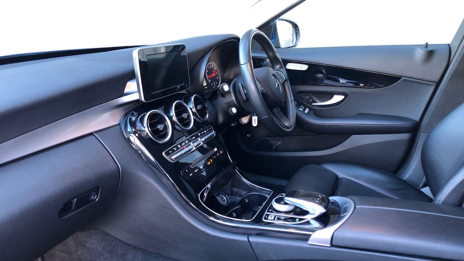 Used Mercedes-Benz C Class 2017 for sale - 76897309: Photo 8