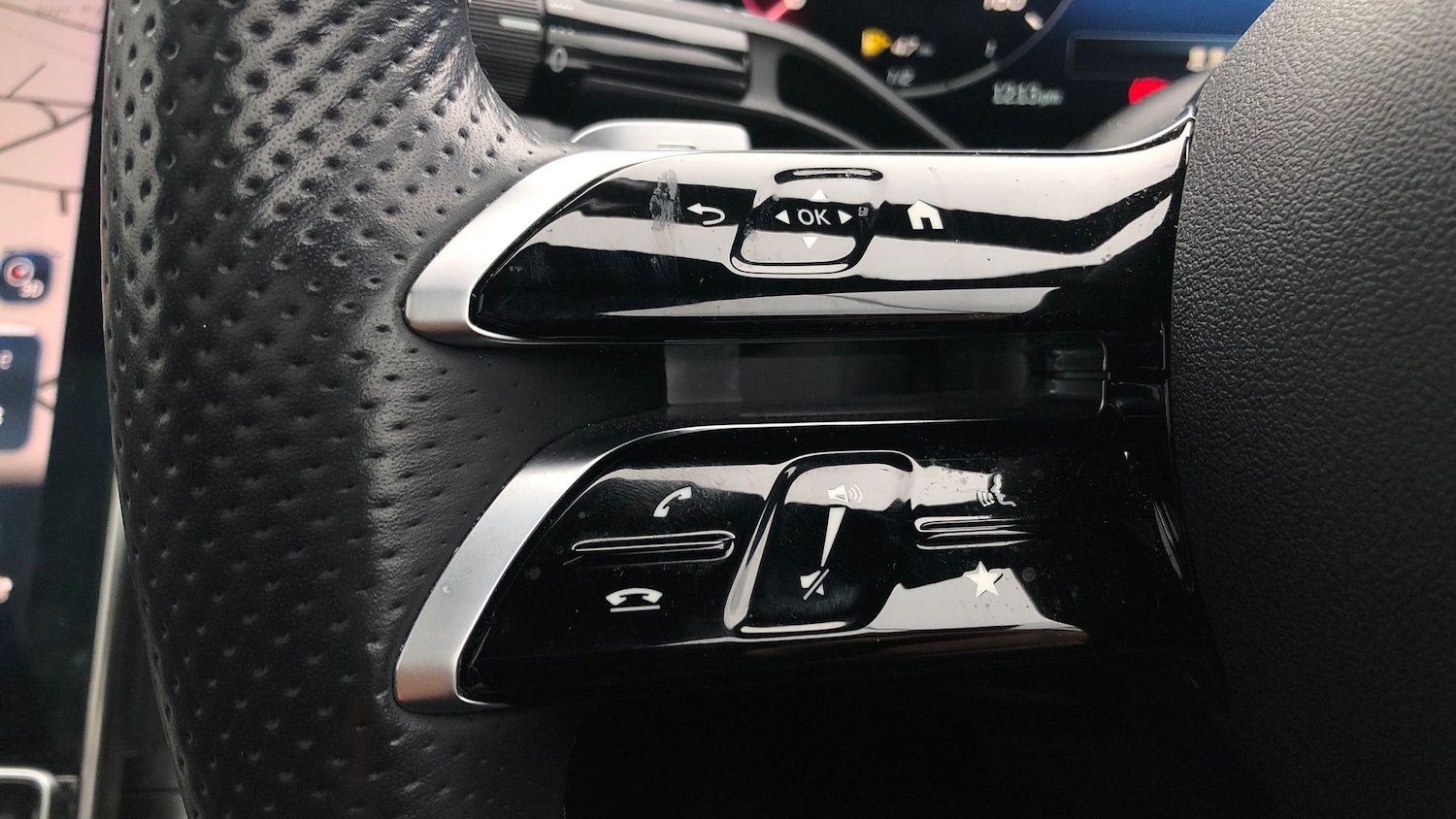 Used Mercedes-Benz GLC 2024 for sale - 77365432: Photo 19