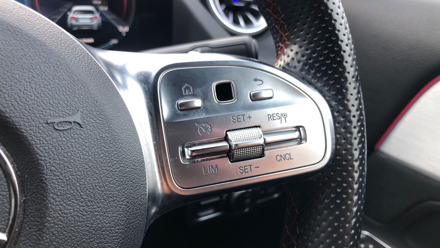 Used Mercedes-Benz EQA 2021 for sale - 76958624: Photo 28