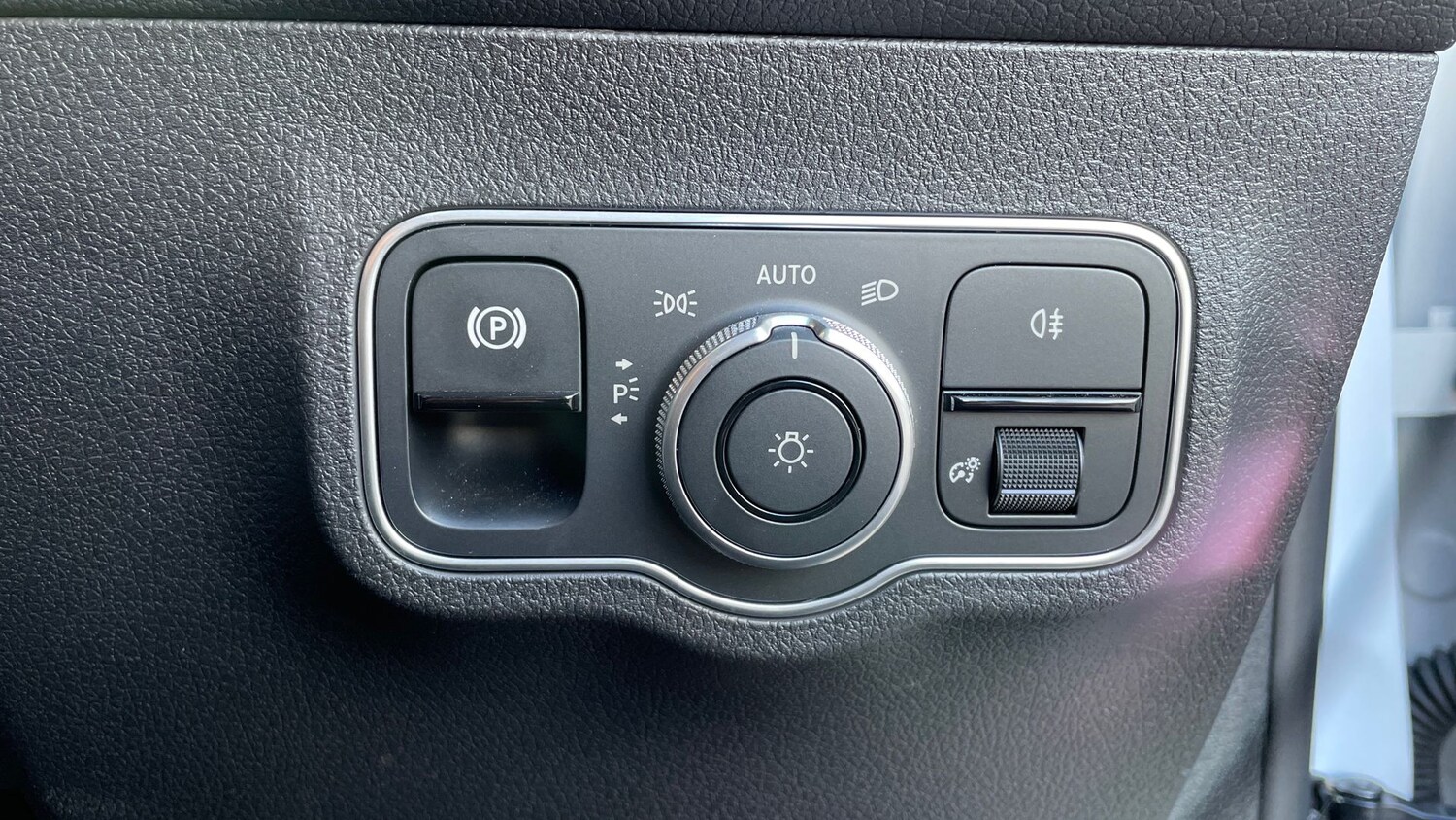 Used Mercedes-Benz GLB 2025 for sale - 76863115: Photo 33