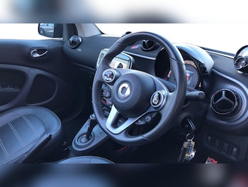 Used smart fortwo 2018 for sale - 77641806: Photo