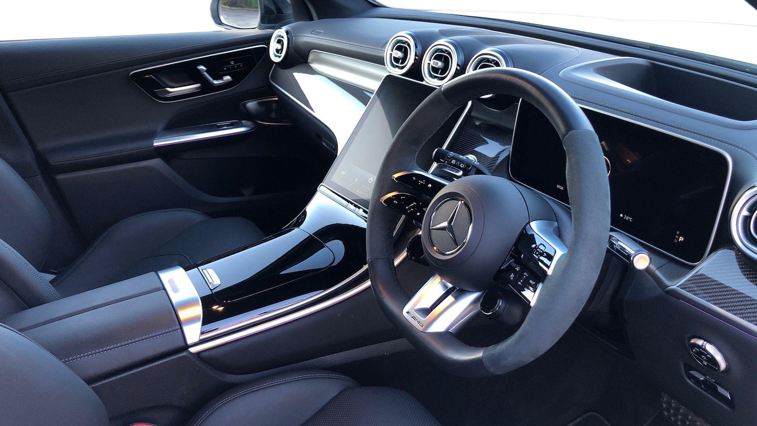 Used Mercedes-Benz GLC 2024 for sale - 77365439: Photo 3