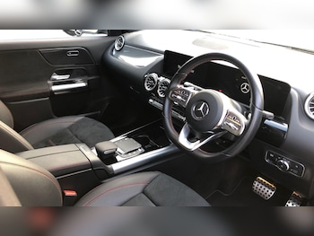 Used Mercedes-Benz GLA 2023 for sale - 77039210: Photo