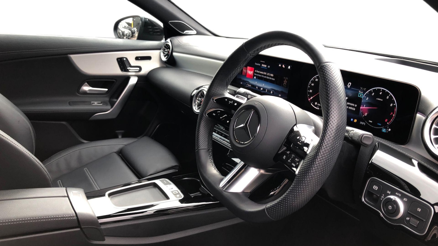 Used Mercedes-Benz CLA 2025 for sale - 76413826: Photo 3