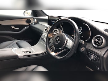 Used Mercedes-Benz GLC 2022 for sale - 77275157: Photo